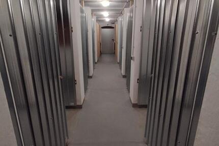 Lager Lagerraum Lagerbox Motorrad Garage Schwanewede Bremen zimmer