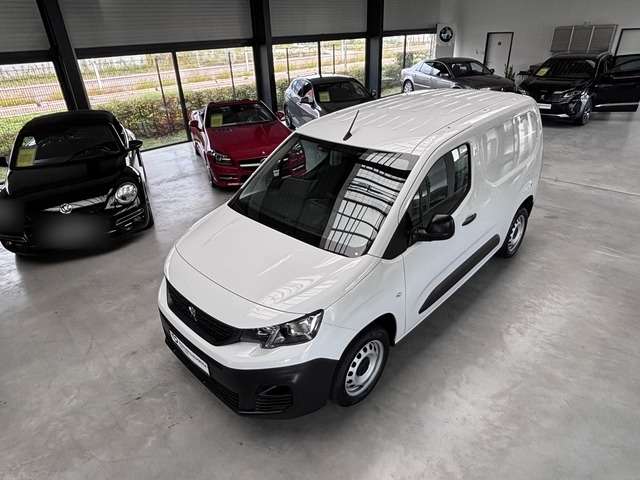 Peugeot Partner 20.300 km 22.880 € Grünwald 82031