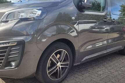 Peugeot Traveller 32.950 km 32.500 € Neumünster 24536