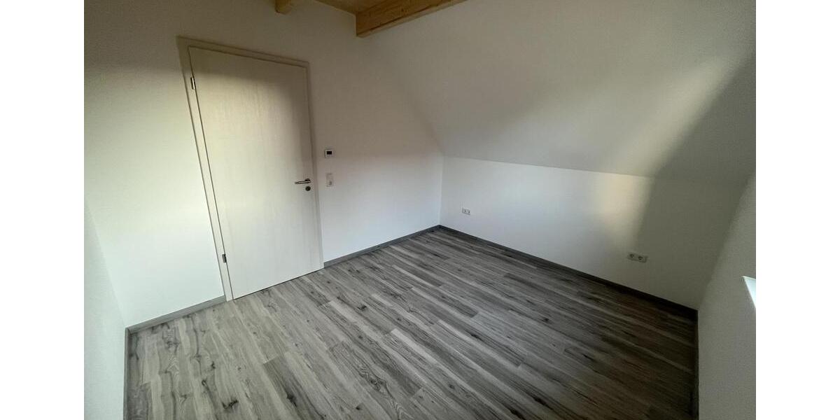 Einfamilienhaus Breuna - 4 Zimmer, 87 m&sup2;, 1.100&euro; | Angebot:25378183