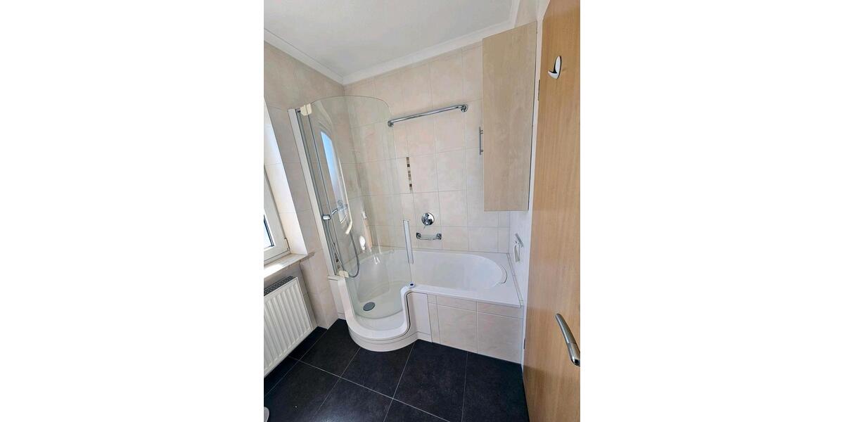 Reiheneckhaus mit Garten, zwei Garagen in Bayreuth - Top Lage 5 zimmer