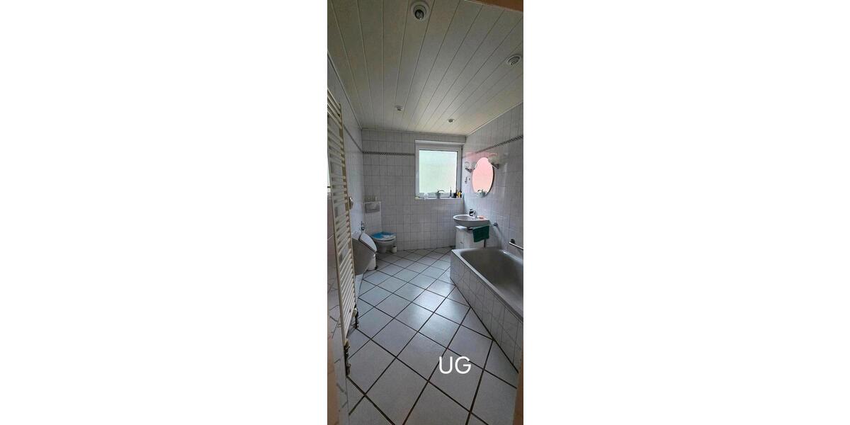 Einfamilienhaus Wesselburen - 11 Zimmer, 250 m&sup2;, 399.000&euro; | Angebot:26184303