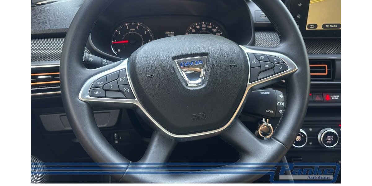 Dacia Sandero III Stepway Comfort Automatic 1 Hand 23.485 km 13.990 &euro; Berlin 13187