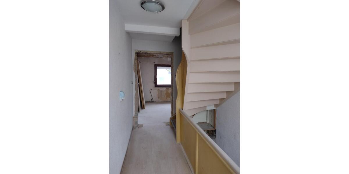 Reihenhaus Weilburg - 4 Zimmer, 100 m&sup2;, 125.000&euro; | Angebot:26739885