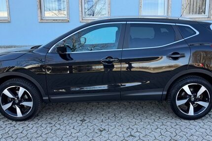 Nissan Qashqai 141.000 km 8.999 &euro; Amberg 92224