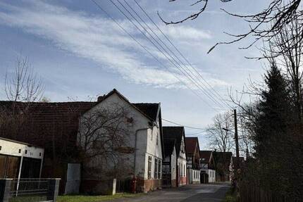 Ein Ort für neue Pläne - Grundstück mit Altbestand in Saalfeld zimmer