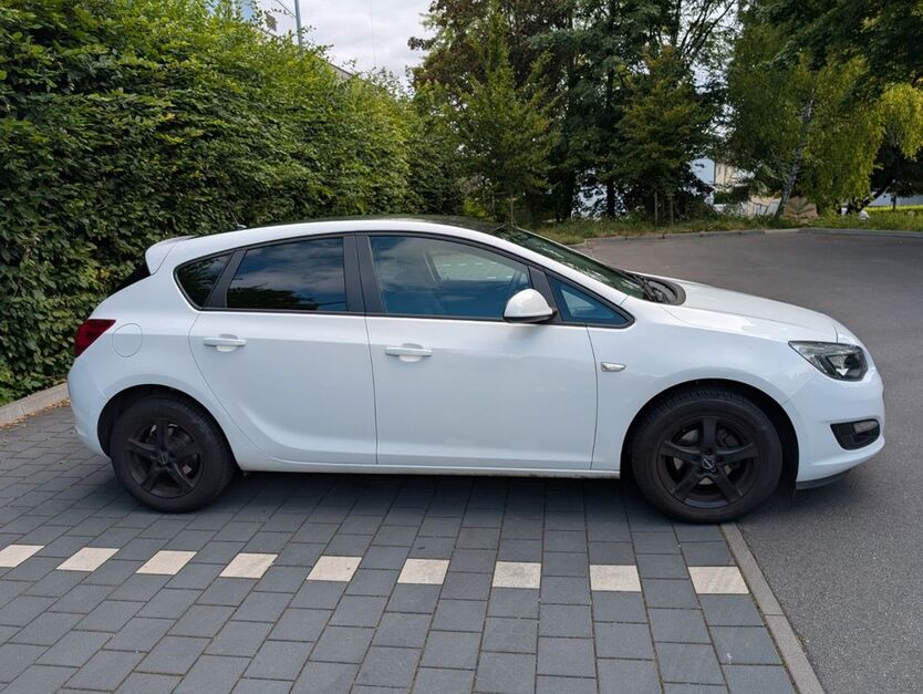 Opel Astra 149.700 km 4.800 € Frankfurt 60437