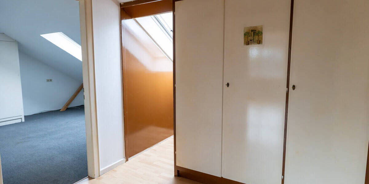 Mehrfamilienhaus, Wohnhaus Delmenhorst Iprump/Varrelgraben - 7 Zimmer, 286 m&sup2;, 297.000&euro; | Angebot:25821104