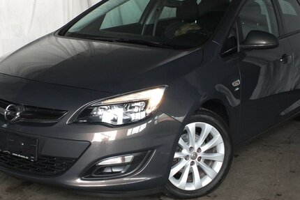 Opel Astra ACTIVE KLIMAANLAGE 17ZOLL LMF TEMPOMAT 92.855 km 6.800 &euro; Köln 50858