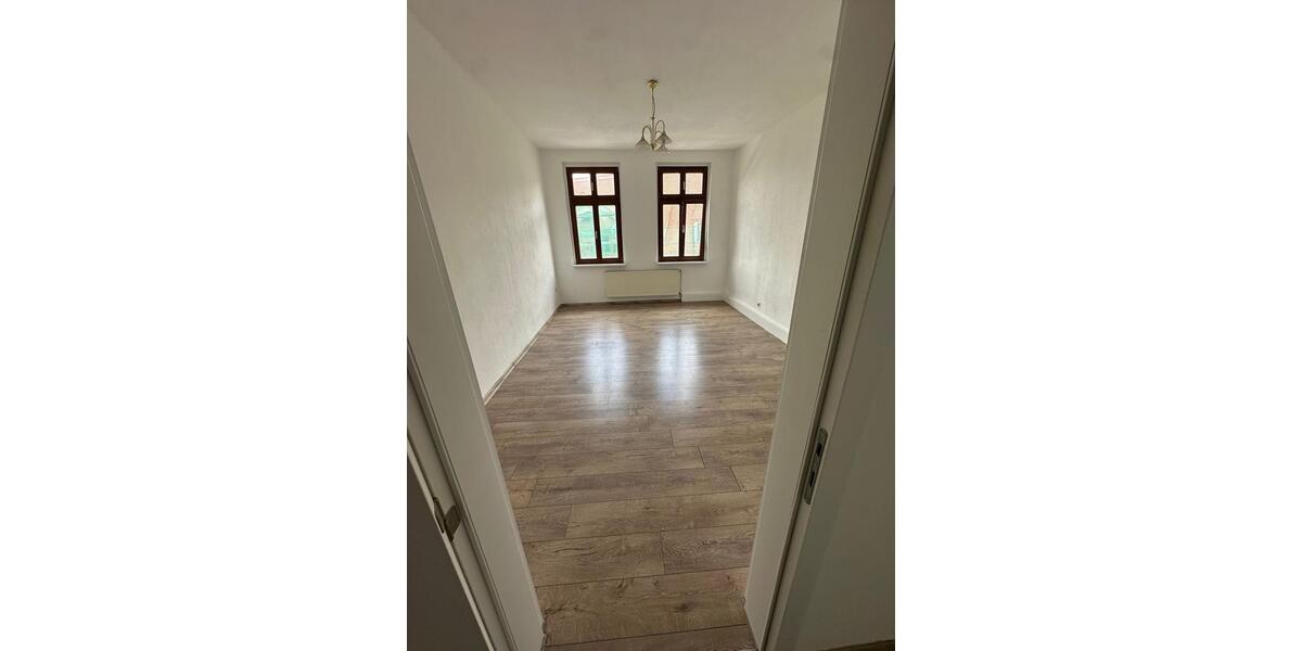 Etagenwohnung Eisleben (Lutherstadt) - 4 Zimmer, 90 m&sup2;, 900&euro; | Angebot:26532609