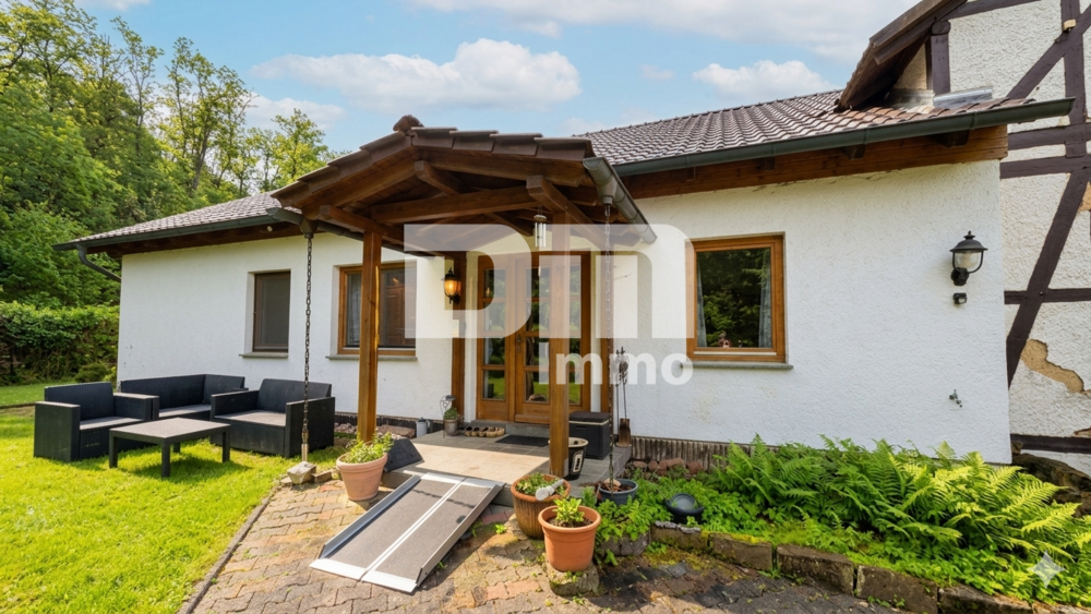 Haus zum Kaufen in Borken (Hessen) 184.900 € 178 m² - Einfamilienhaus Borken (Hessen) | Angebot:26649173