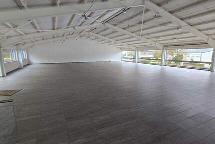 Gewerbeobjekt Lüdenscheid Staberg - 2 Zimmer, 500 m&sup2;, 3.000&euro; | Angebot:25213653