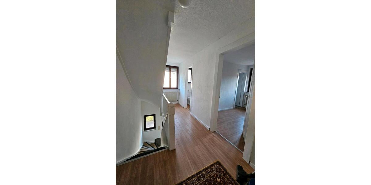 Etagenwohnung Ammerbuch - 5 Zimmer, 180 m&sup2;, 1.800&euro; | Angebot:26032202
