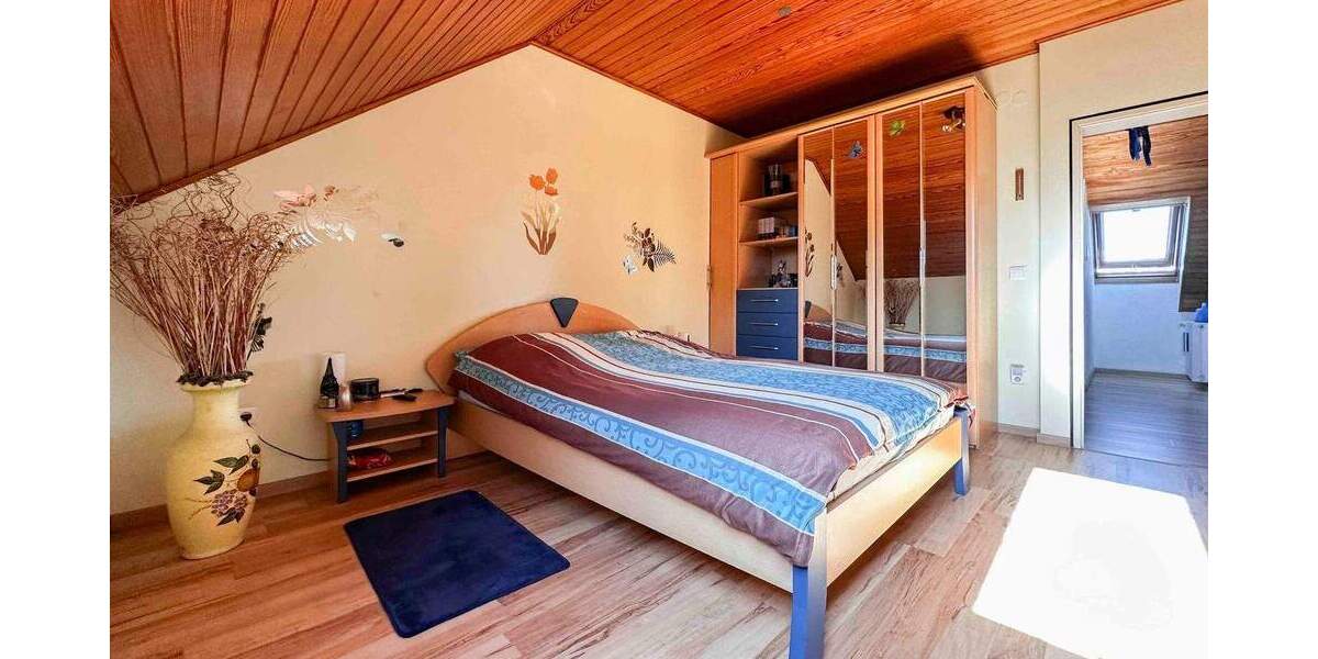 Doppelhaushälfte Nürnberg Schweinau - 8 Zimmer, 179 m&sup2;, 589.000&euro; | Angebot:25476414