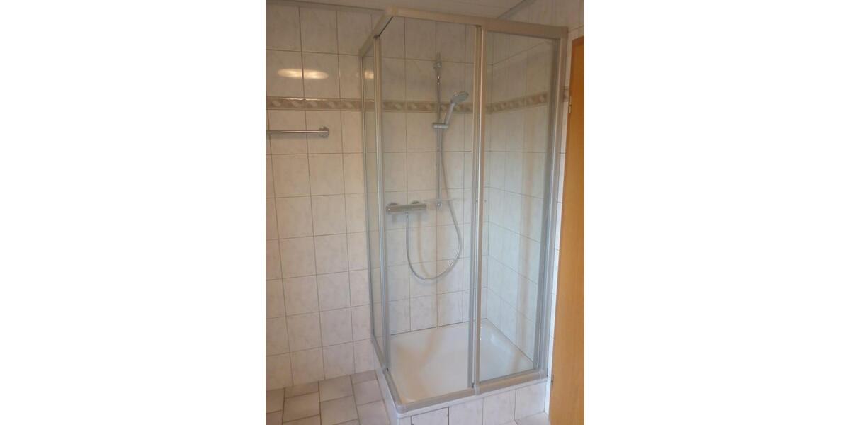 Wohntraum im Grünen: Attraktive, helle 2-Zimmer-EG-Wohnung mit Terrasse, modernisiert & renoviert auf parkähnlichem Areal, Raubach - 2- Raubach | Angebot:24576305