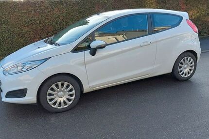 Ford Fiesta 92.500 km 5.700 &euro; Karlsruhe 76137