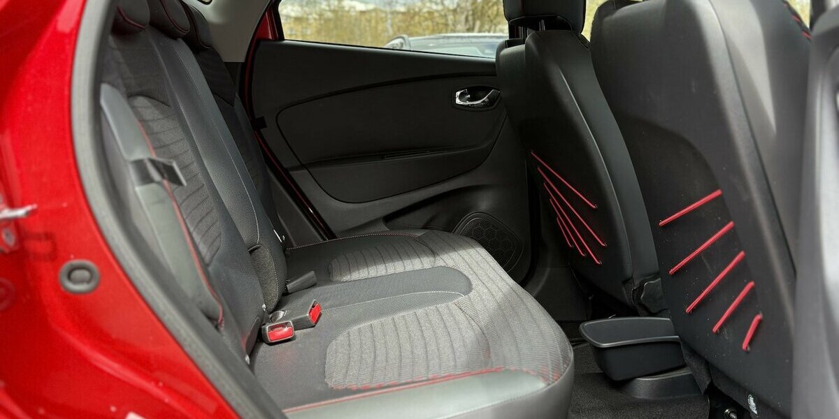 Renault Captur 1.2 XMOD KAMERA/NAVI/SHZ/KLIMA/KEYLESS 29.841 km 11.900 &euro; Villingen-Schwenningen 78054