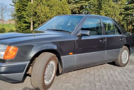Mercedes-Benz E 300 70.000 km 15.900 € Großharthau-Schmiedefeld 01909