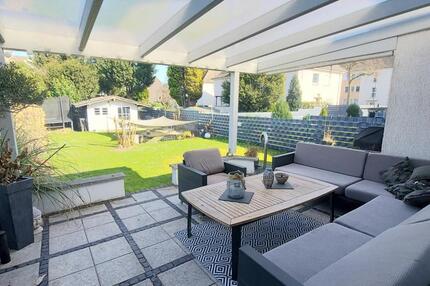Familienfreundl. DHH – 5 Zimmer, Terrasse, Garage & Top-Anbindung