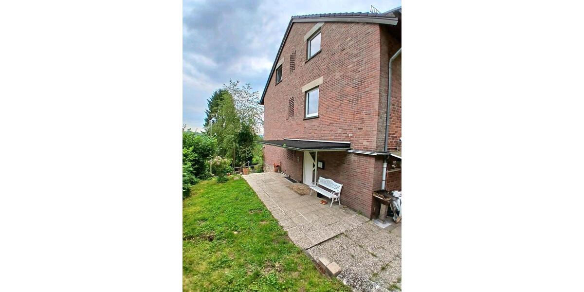 Gepflegtes Dreifamilienhaus in Lindlar-Schmitzhöhe 9 zimmer