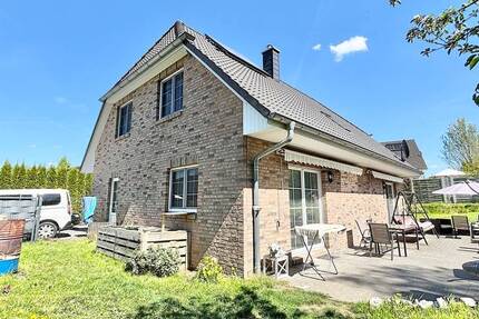 Gemeinsam unter einem Dach! Ihr modernes Zweifamilienhaus für Generationen! - Krummwisch 6 zimmer