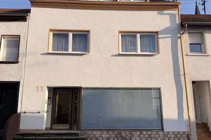 Haus zum Kaufen in Beckingen 74.800 € 141 m² 6 zimmer