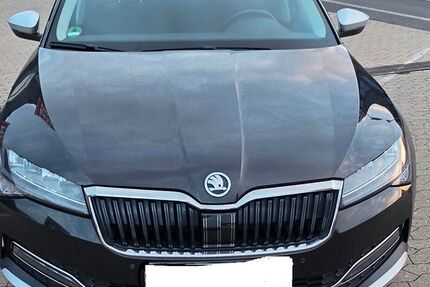 Skoda Superb 293.000 km 11.900 &euro; Melle 49328