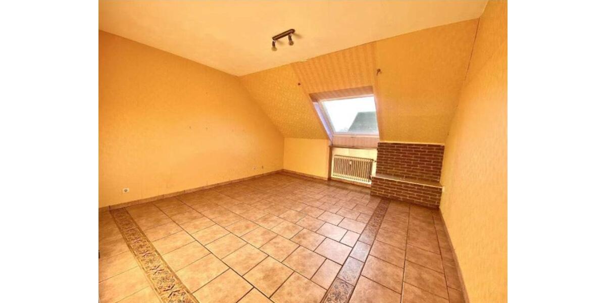 Dachgeschoßwohnung Halle - 3 Zimmer, 74 m&sup2;, 135.000&euro; | Angebot:24828250