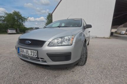 Ford Focus 82.000 km 2.799 &euro; Markt indersdorf 85229