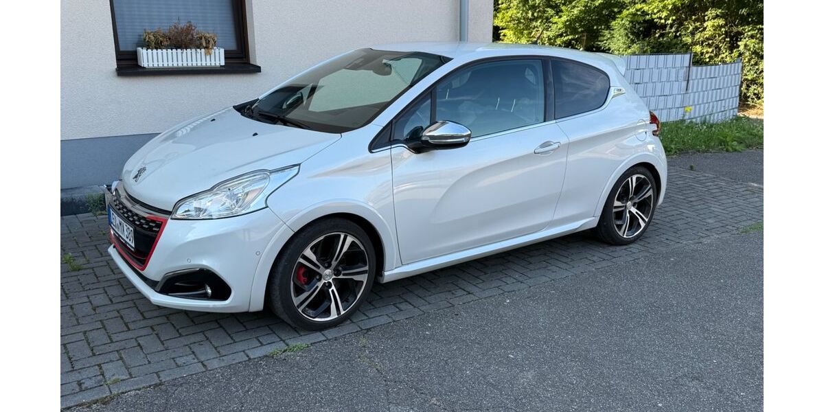 Peugeot 208 100.500 km 8.999 &euro; Leverkusen 51377