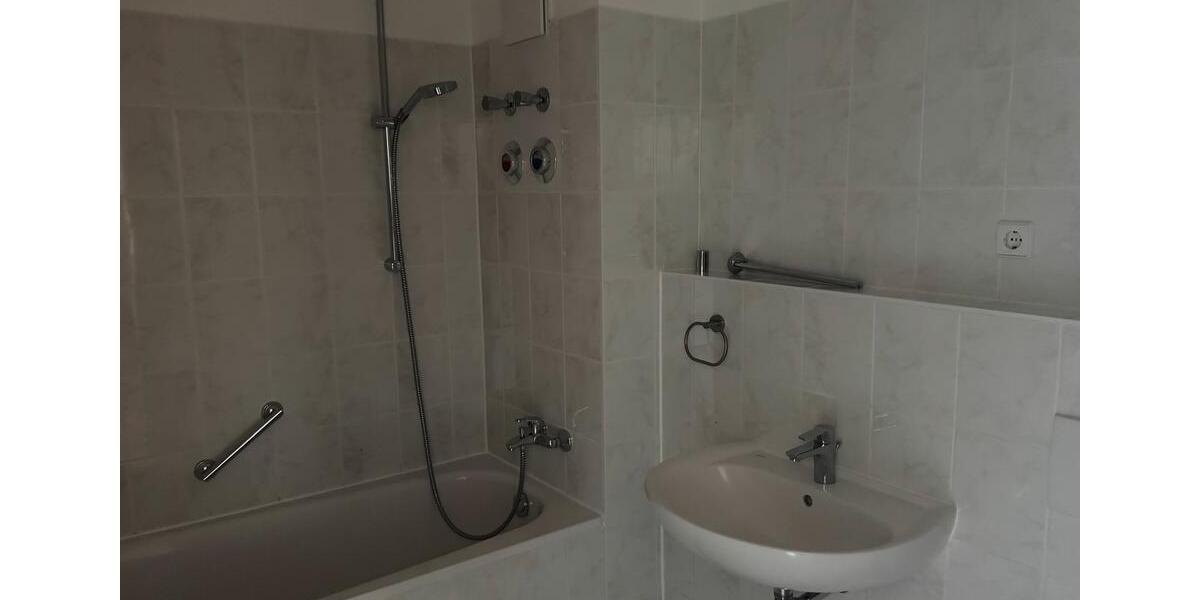 Etagenwohnung Limbach-Oberfrohna Oberfrohna - 3 Zimmer, 80 m&sup2;, 94.000&euro; | Angebot:26402719