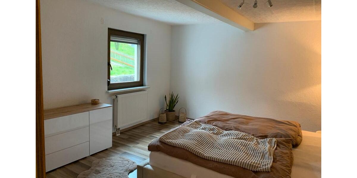 Doppelhaushälfte Schmalkalden - 4 Zimmer, 110 m&sup2;, 125.000&euro; | Angebot:26837230