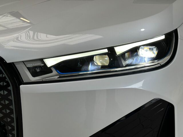 BMW iX xDrive40 Sportpaket Navi*LASER*HUD*22Zoll* 32.335 km 44.700 &euro; Gebesee 99189