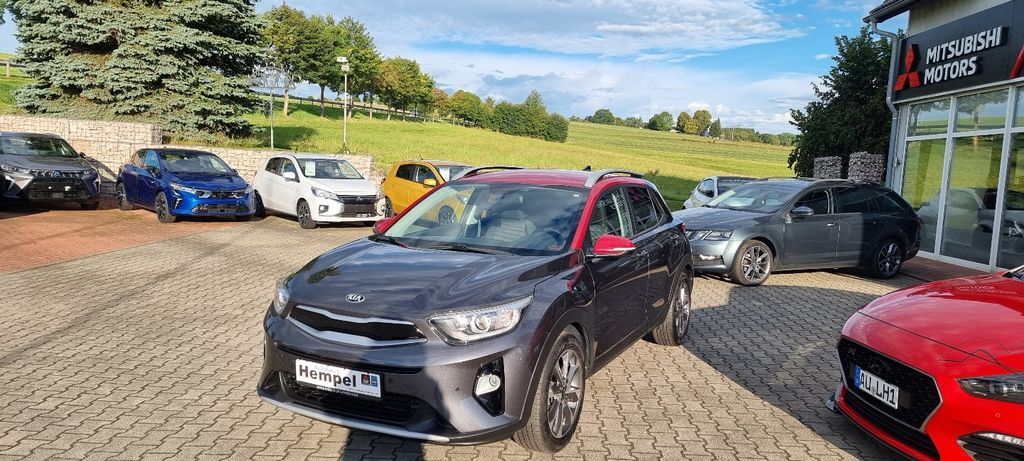 Kia Stonic 48.902 km 14.490 € Schneeberg 08289