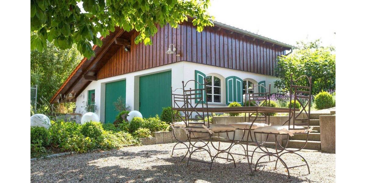 Einfamilienhaus Stühlingen Bettmaringen - 8 Zimmer, 220 m&sup2;, 1.150.000&euro; | Angebot:25718871