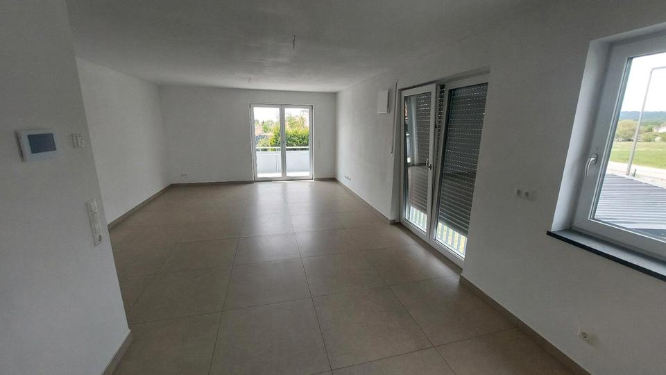 Erdgeschoßwohnung Falkenfels - 4 Zimmer, 118 m&sup2;, 1.000&euro; | Angebot:26459628