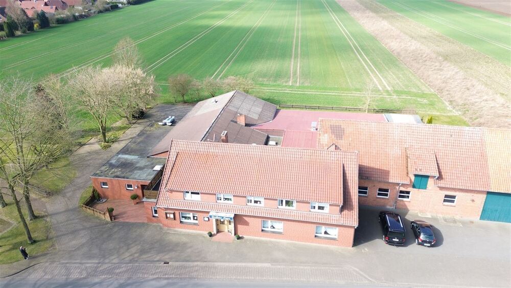 Vielseitige Hofanlage mit Wohnhaus, Stallungen, Scheune und Entwicklungspotenzial - Gewerbeobjekt Stolzenau | Angebot:27142435