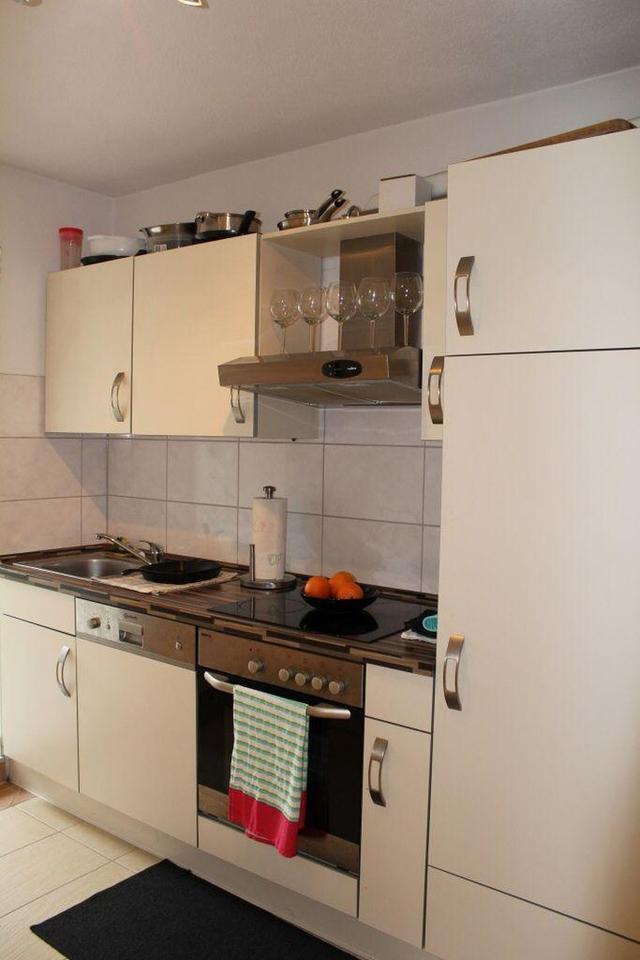 Gepflegte Doppelhaushälfte in zentraler Lage – Nähe Schwabengalerie, ideal für Paare oder Expats zimmer