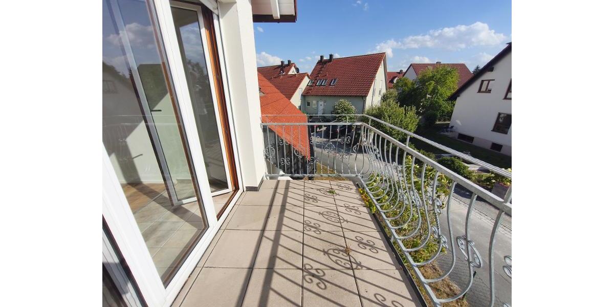 3 Zi. Wohnung im DG (1.OG) mit Balkon und Carport - Etagenwohnung Pommersfelden | Angebot:27230171