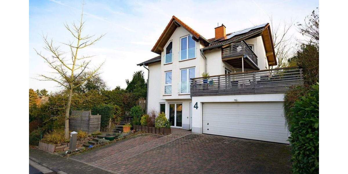 Von Privat: Großzügiges EFH mit ELW und Garage in Roßdorf beste Wohnlage 9 zimmer