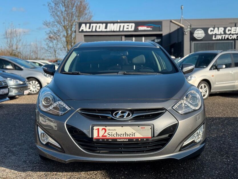 Hyundai i40 97.000 km 10.900 € Kamp-Lintfort 47475