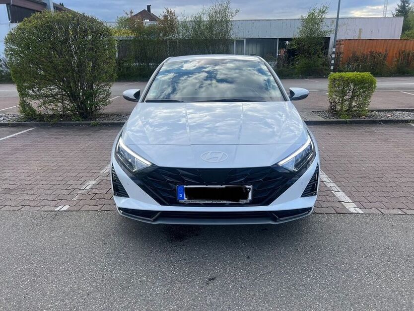 i20