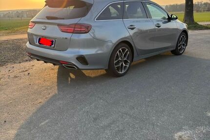 Kia ceed / Ceed 92.000 km 14.450 &euro; Kissenbrück 38324