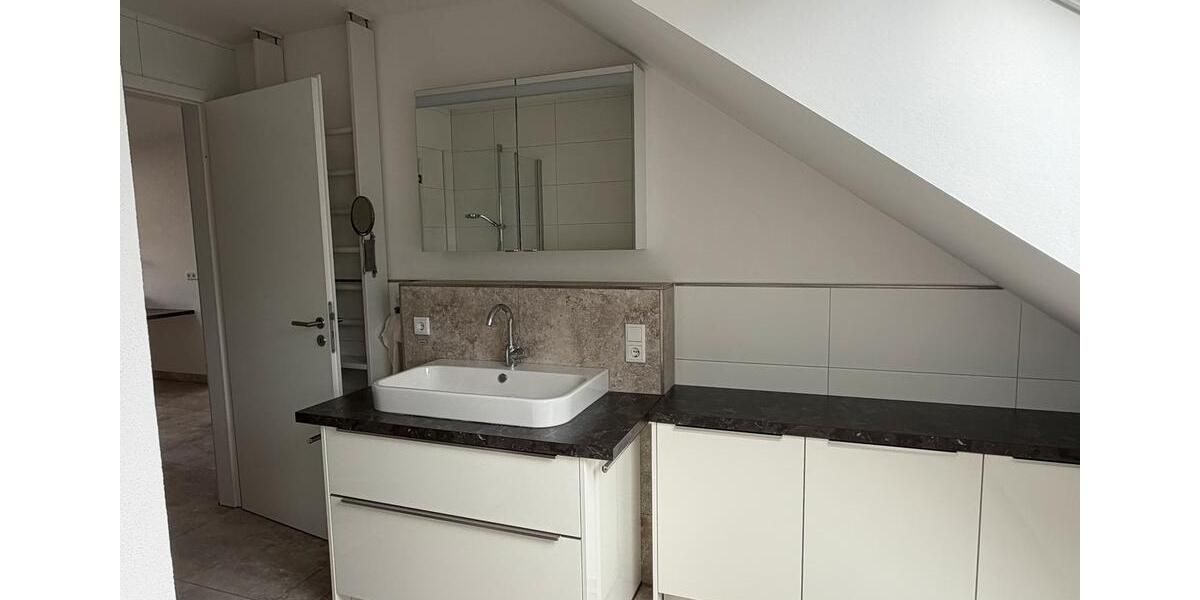 Dachgeschoßwohnung Hösbach - 3 Zimmer, 95 m&sup2;, 1.200&euro; | Angebot:26134507