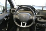 Peugeot 208 PureTech 110 Allure - Panorama - 84.341 km 8.980 &euro; Euskirchen 53881