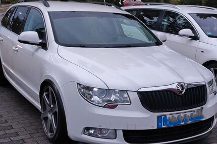 Skoda Superb 236.000 km 5.600 € Pegau 04523