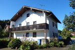 Vermietetes Zweifamilienhaus mit Entwicklungspotenzial in idyllischer Lage von Oberteisendorf 6 zimmer