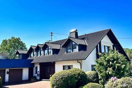 Haus Hilchenbach - 10 Zimmer, 350 m&sup2;, 559.000&euro; | Angebot:26818843