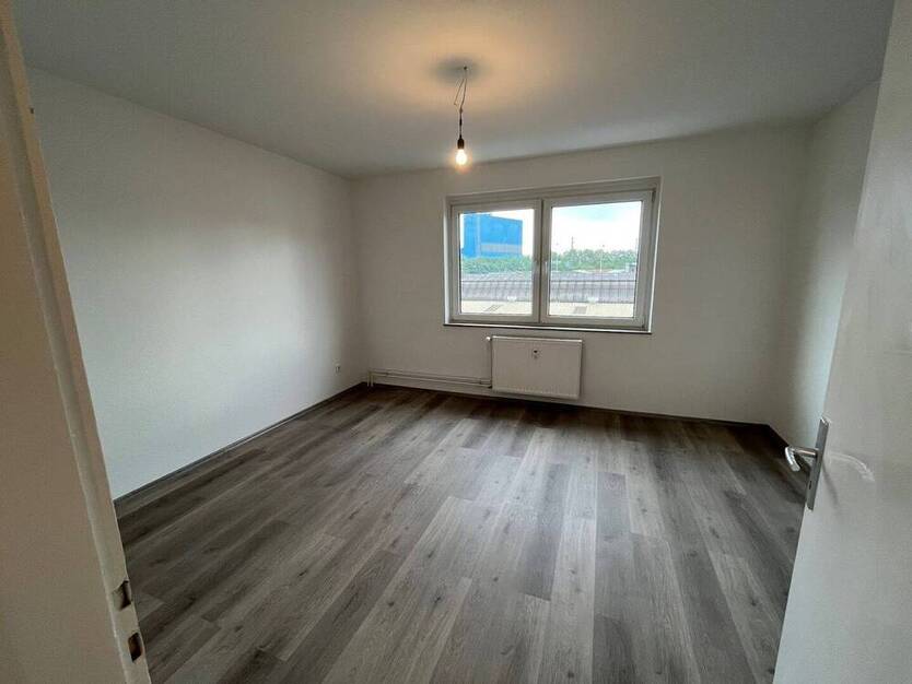 3 Zimmer mit Balkon zentral in Oberhausen..