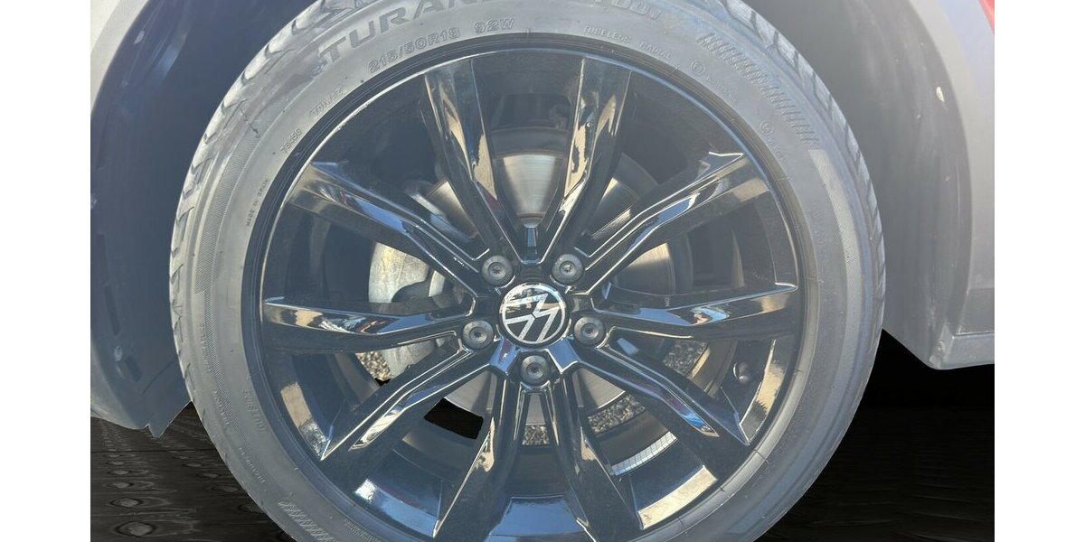 VW T-Roc R-Line Business *Pano/ACC/Navi/SHZG/LED/1.HD 22.460 km 29.990 &euro; Bamberg 96052